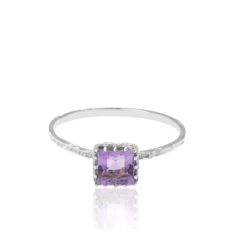 14K White Gold Square Ring Inlaid With Amethyst