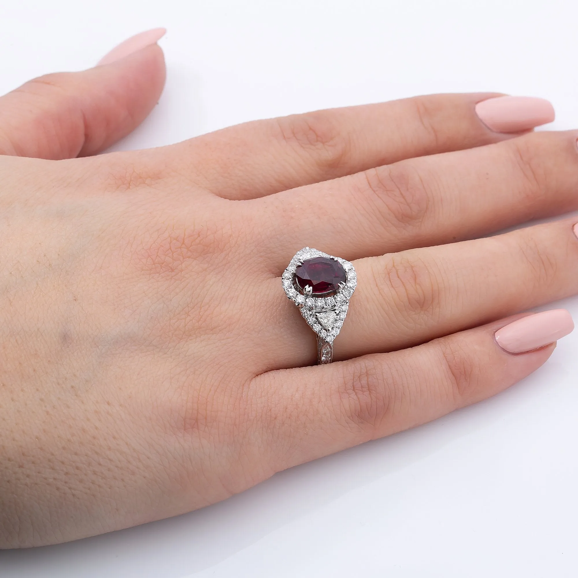 18K White Gold  Round Shaped Diamond Ring With Ruby