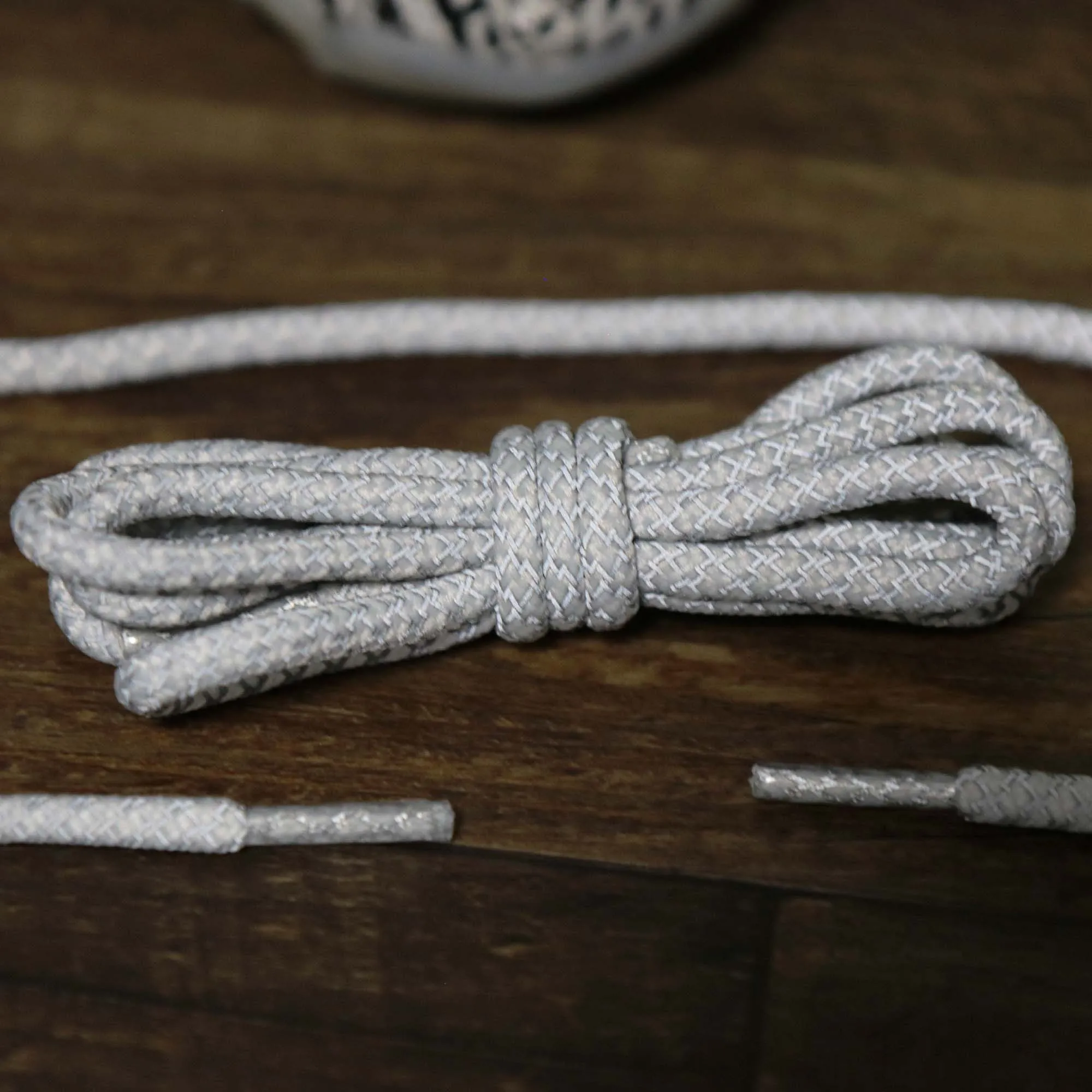 3M Reflective White/Ice Gray Solid Shoelaces with White/Ice Gray Aglets | 120cm Capswag