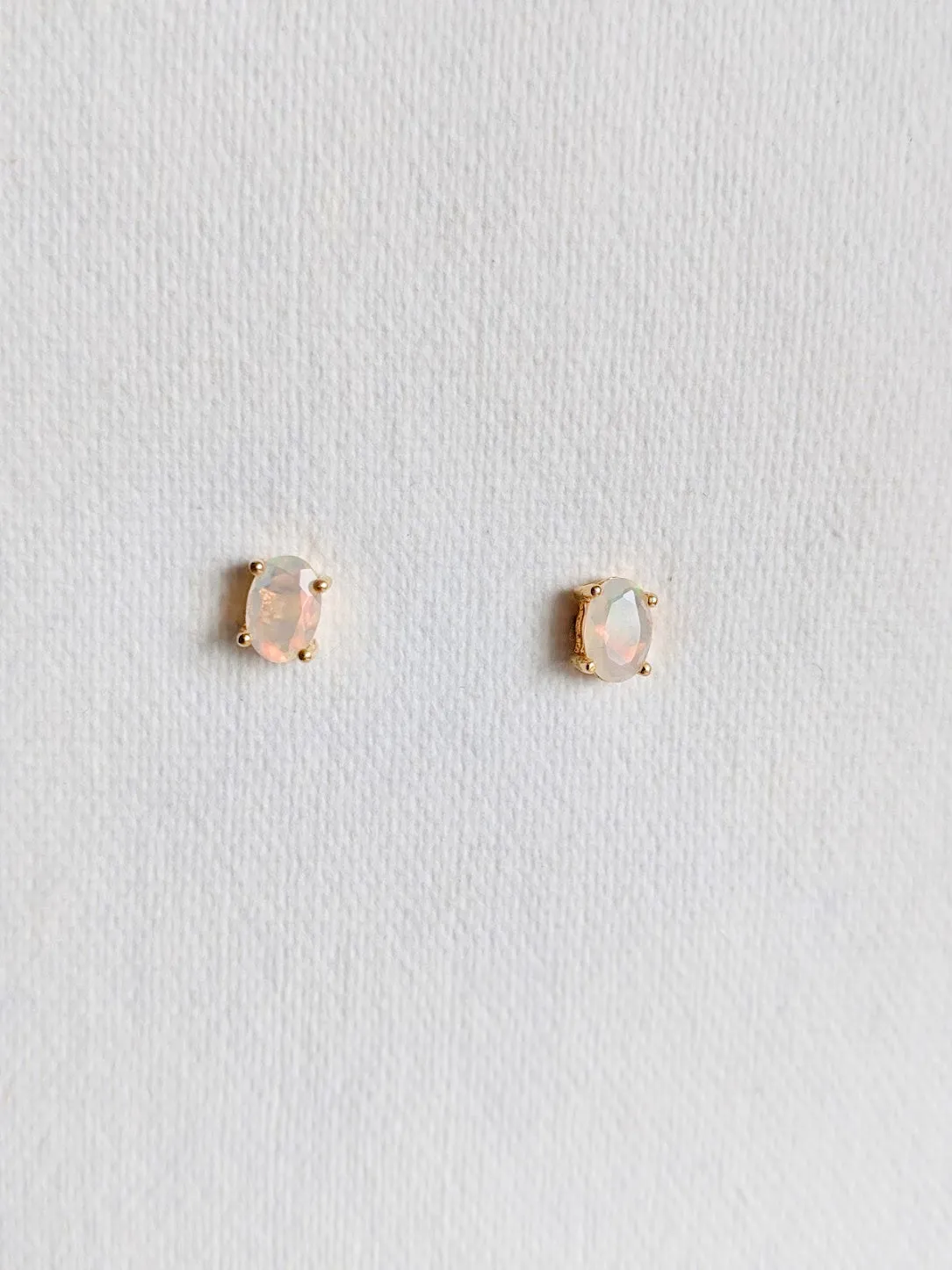 Ava Studs in Opal