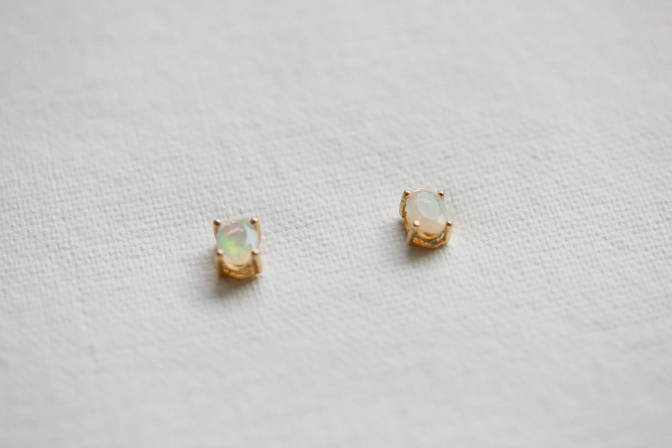 Ava Studs in Opal