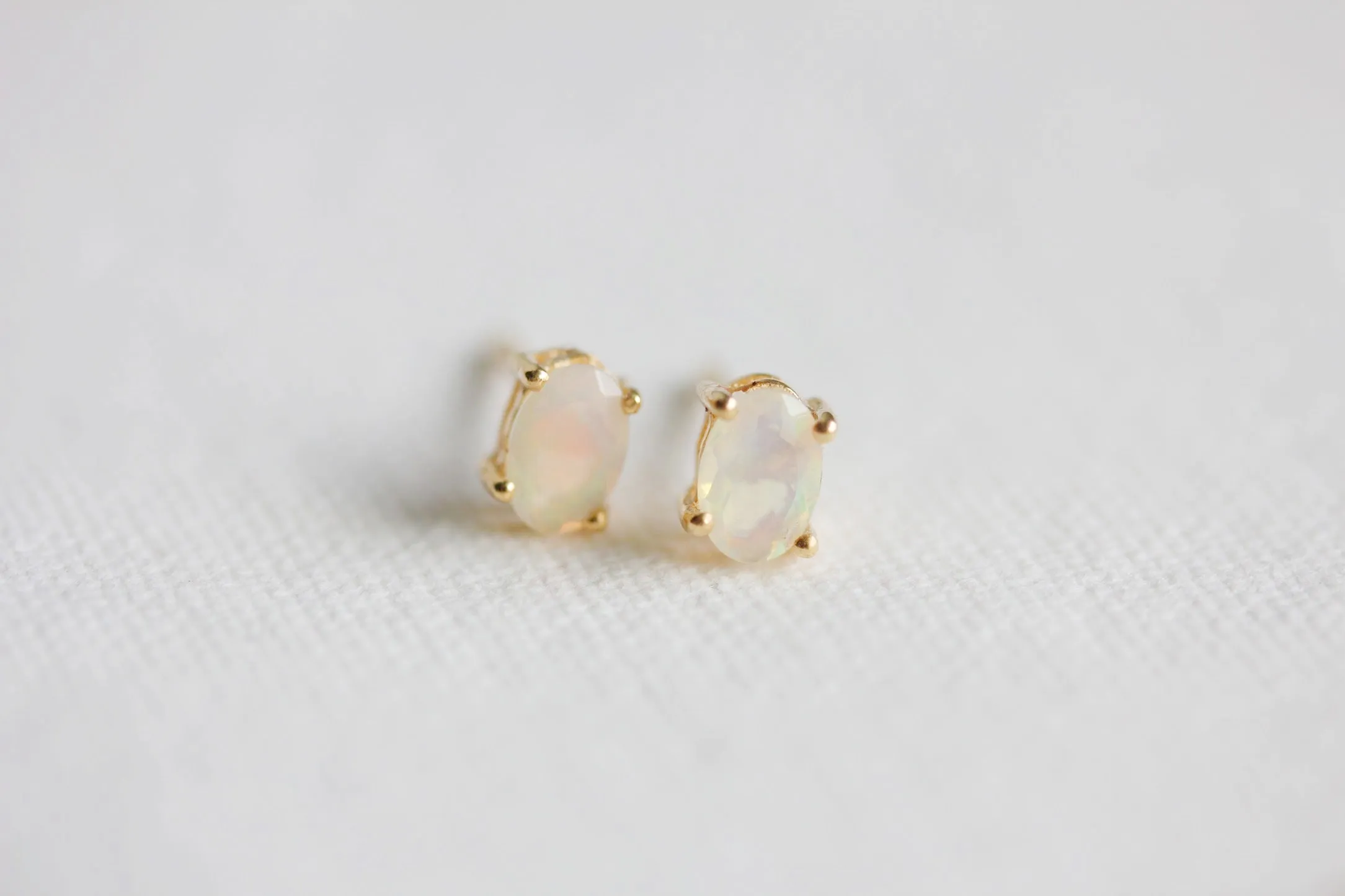 Ava Studs in Opal