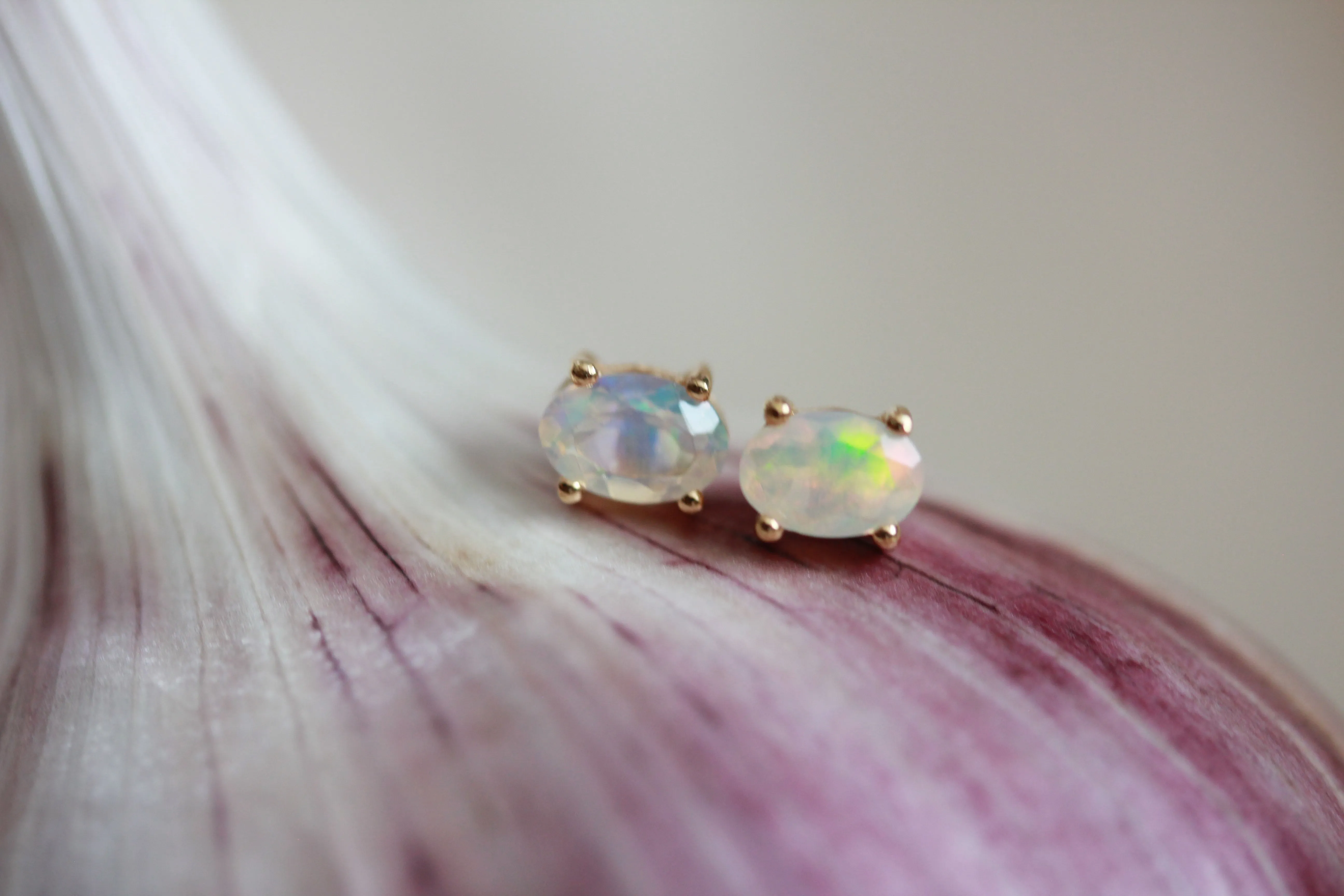 Ava Studs in Opal