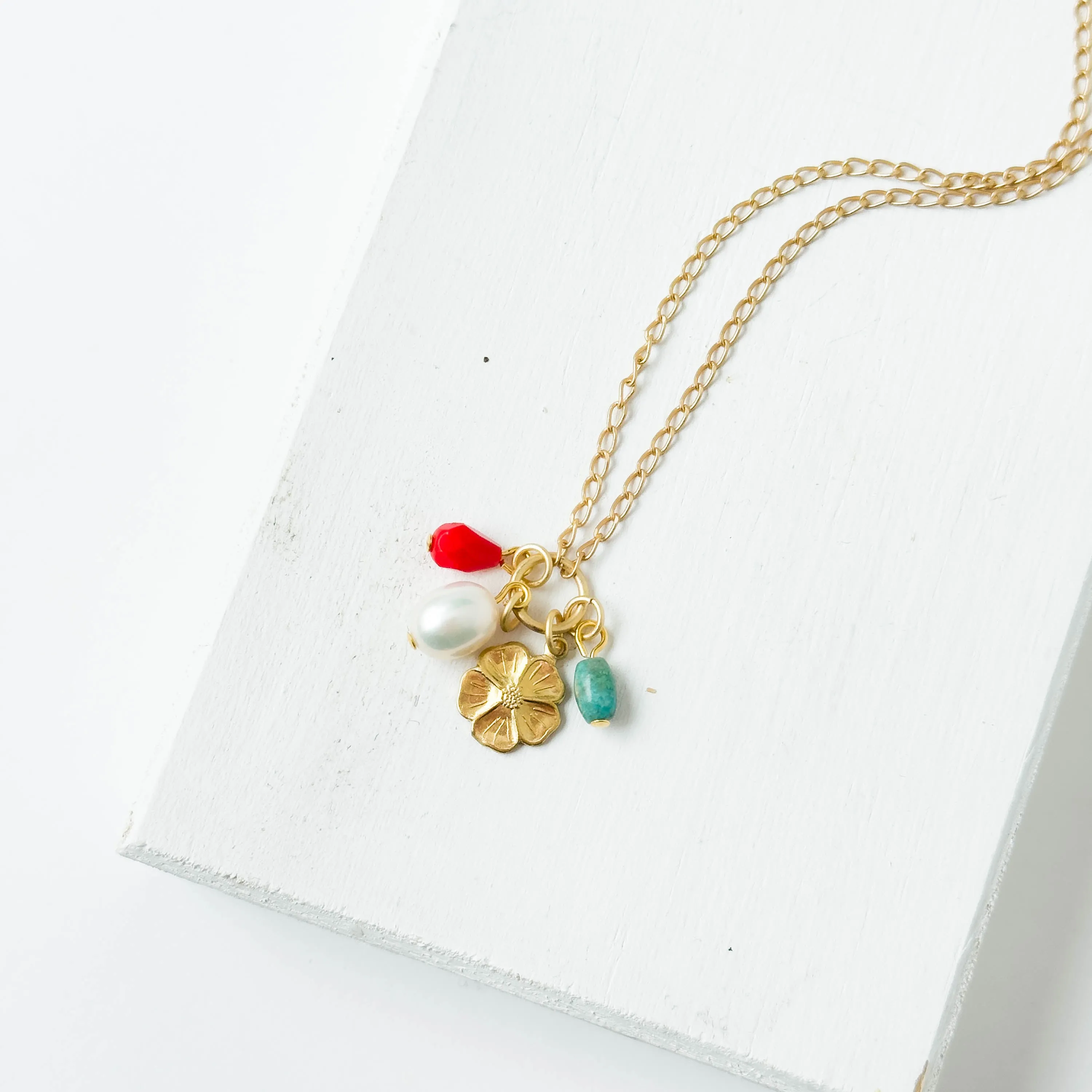 Charm Pendant Necklace with Turquoise Pearl and Flower