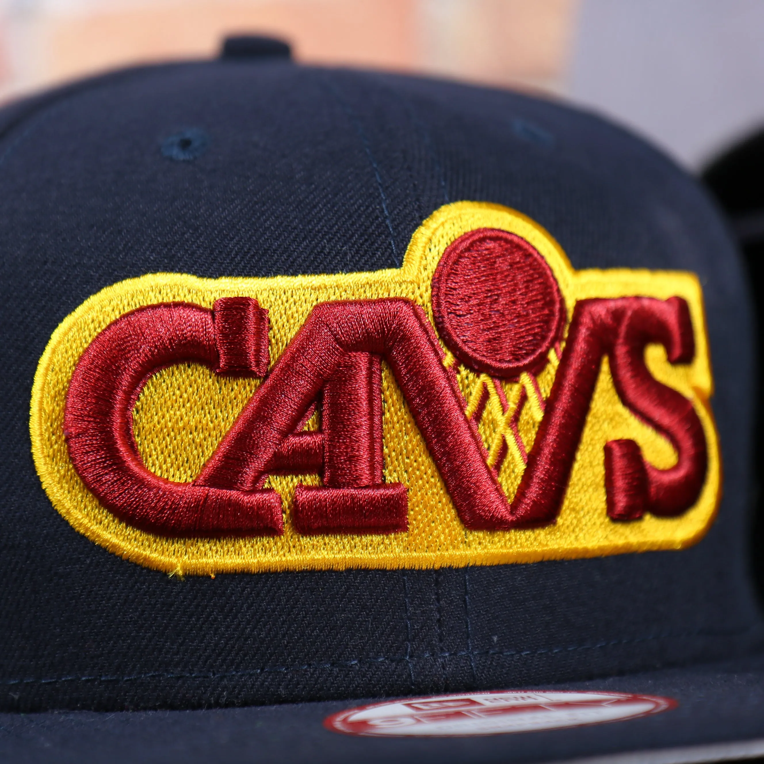 Cleveland Cavaliers Vintage City Flag Side Patch Gray Bottom 9Fifty Snapback | Navy