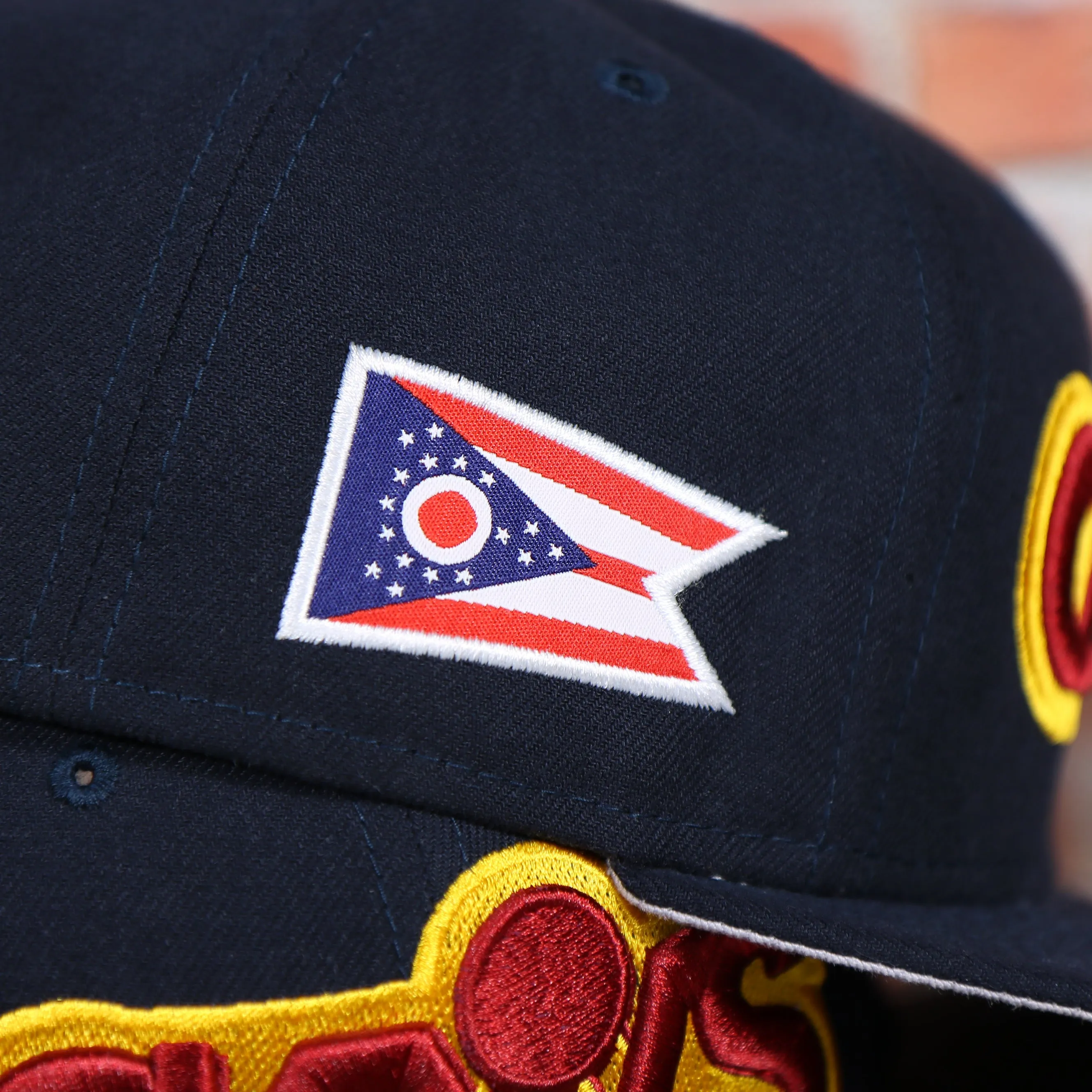 Cleveland Cavaliers Vintage City Flag Side Patch Gray Bottom 9Fifty Snapback | Navy