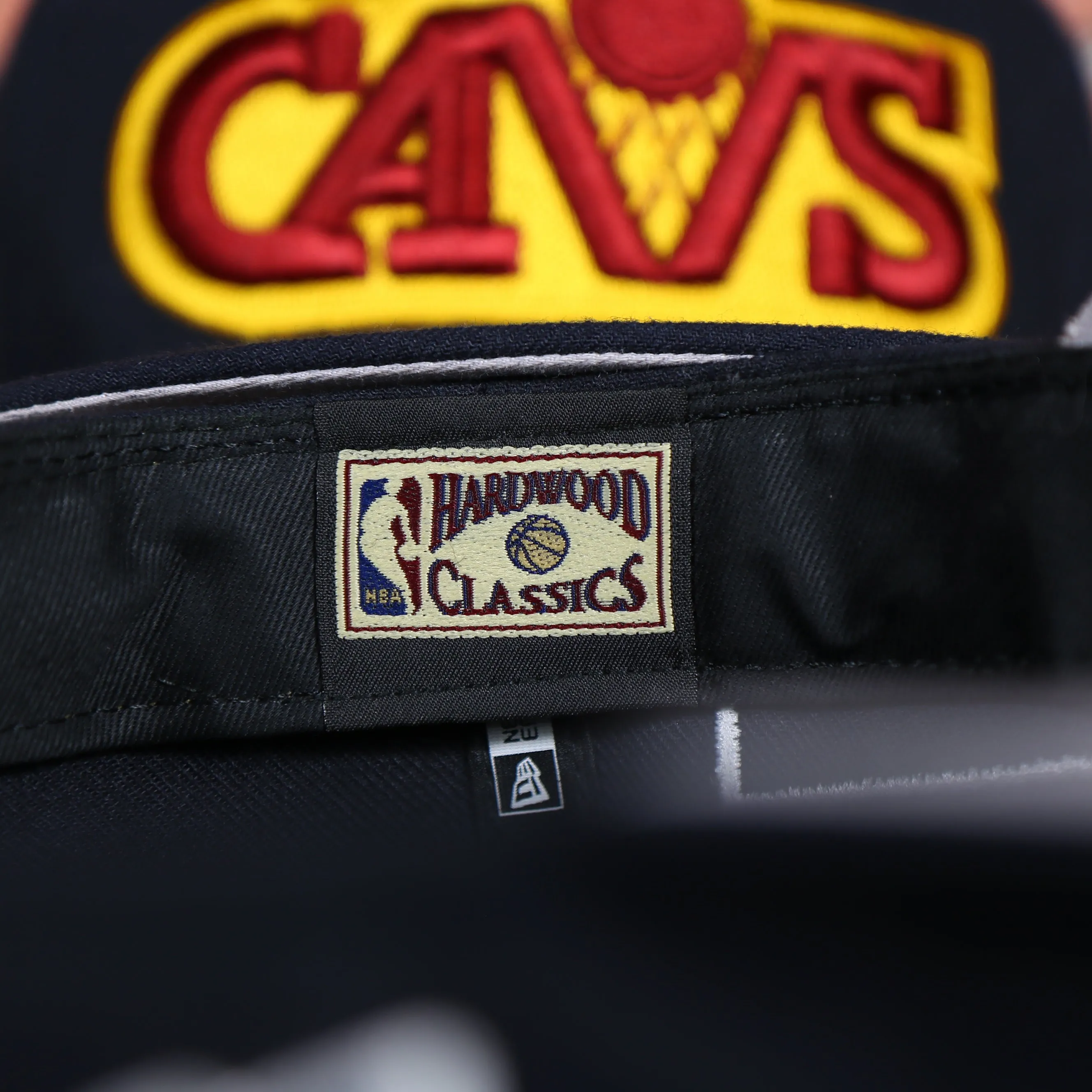 Cleveland Cavaliers Vintage City Flag Side Patch Gray Bottom 9Fifty Snapback | Navy