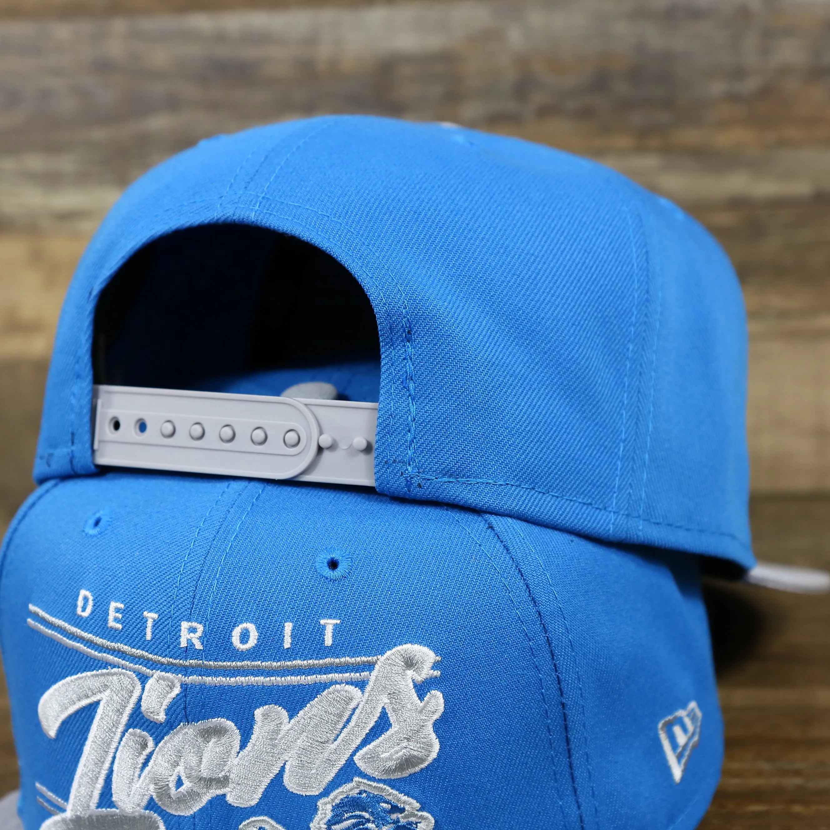 Detroit Lions Team Script College Bar Gray Bottom 9Fifty Snapback | Blue and Gray Snap Cap