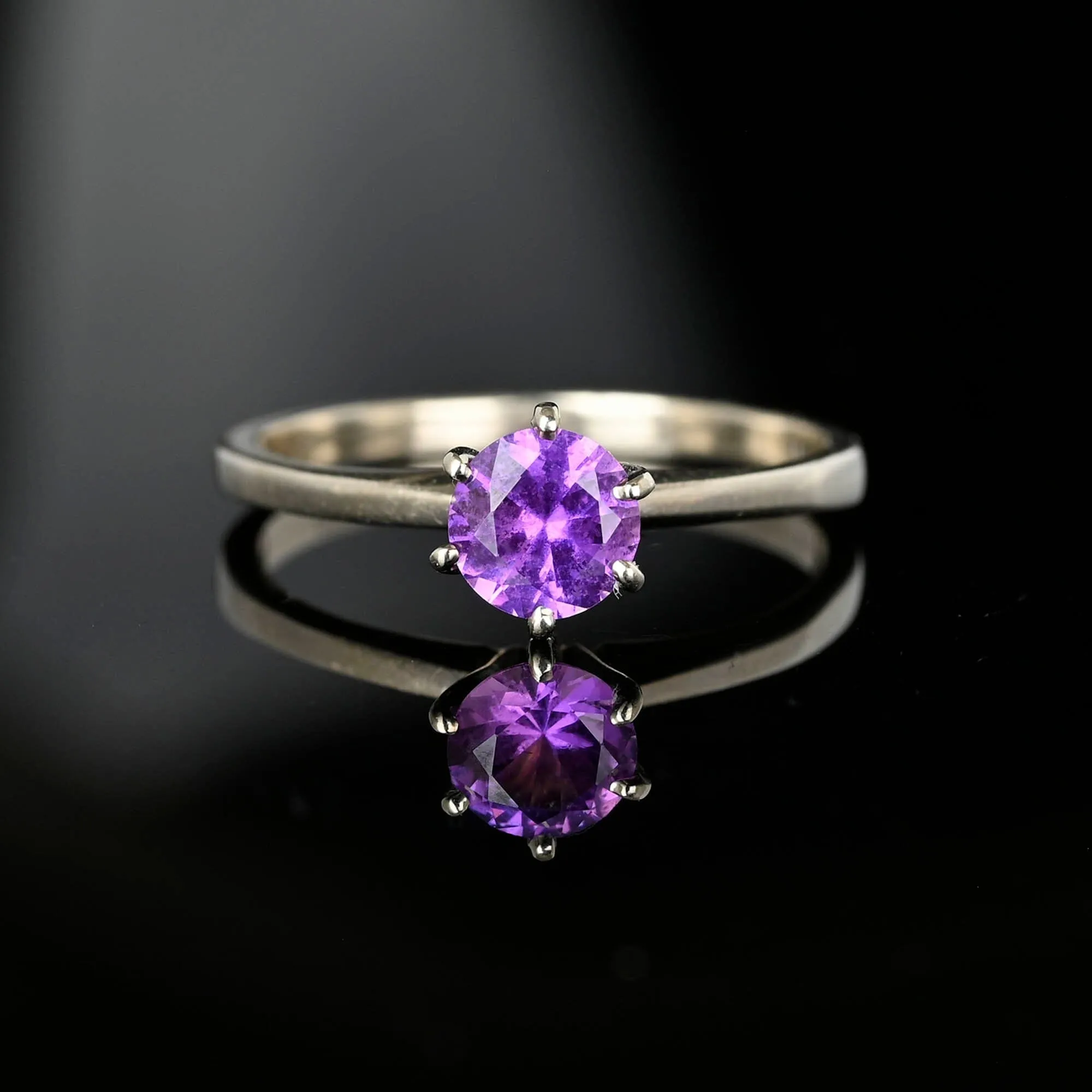 Estate 10K White Gold Solitaire Amethyst Ring