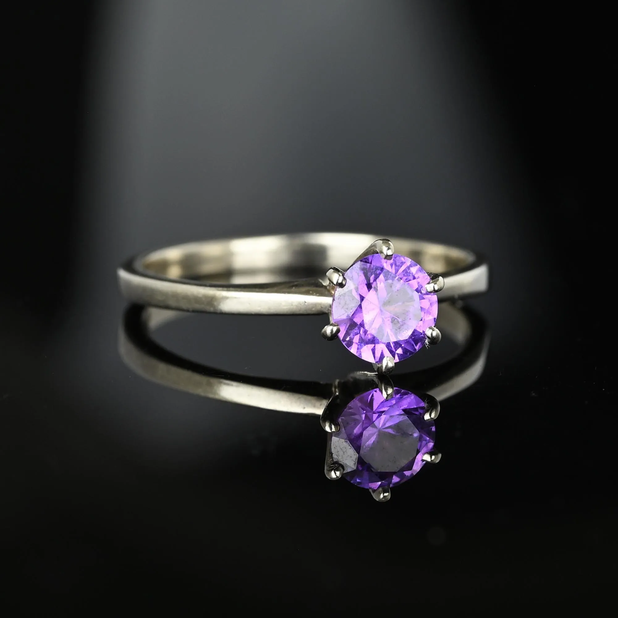 Estate 10K White Gold Solitaire Amethyst Ring