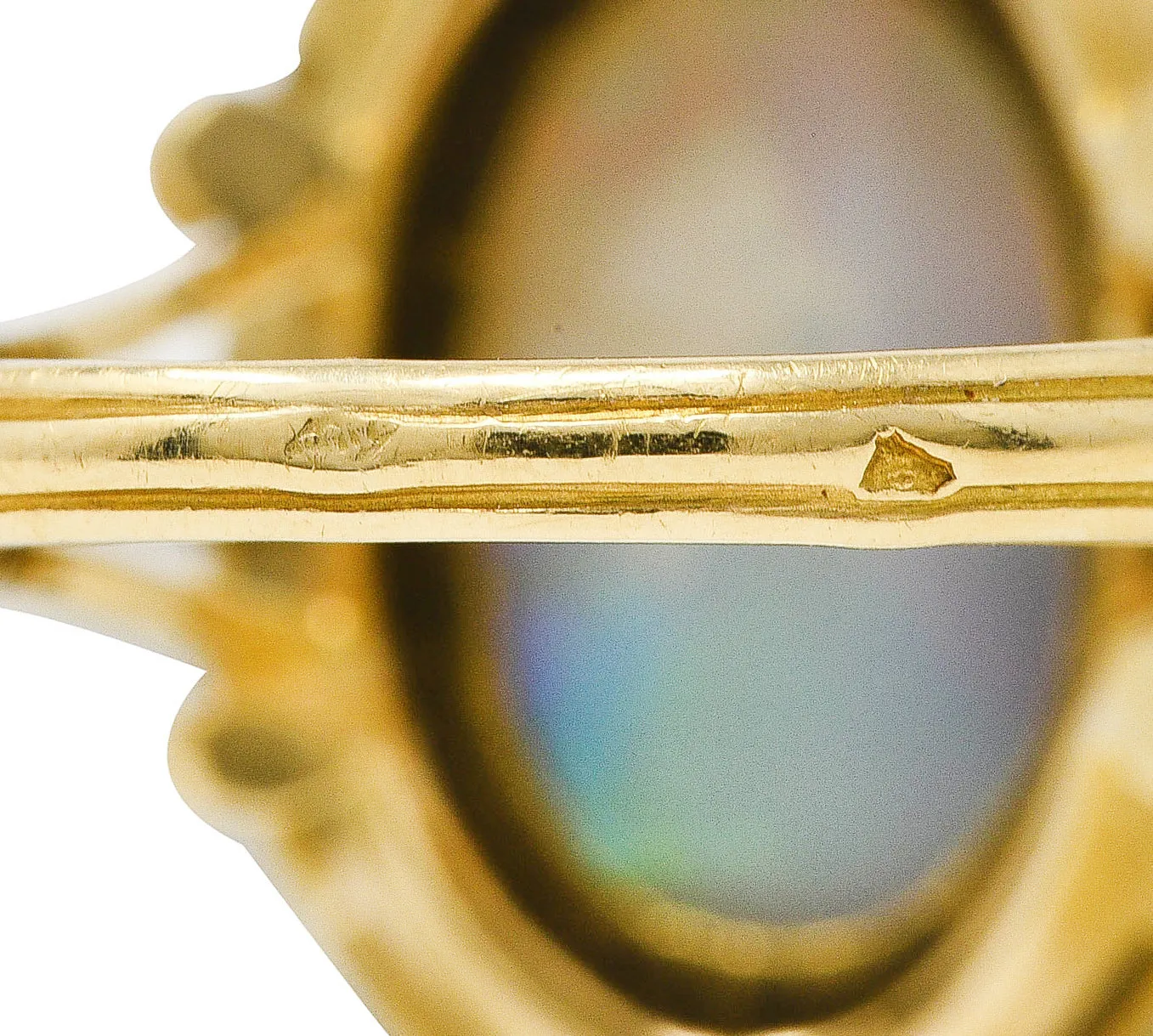 French Victorian Opal Diamond Platinum-Topped 18 Karat Yellow Gold Laurel Antique Ring