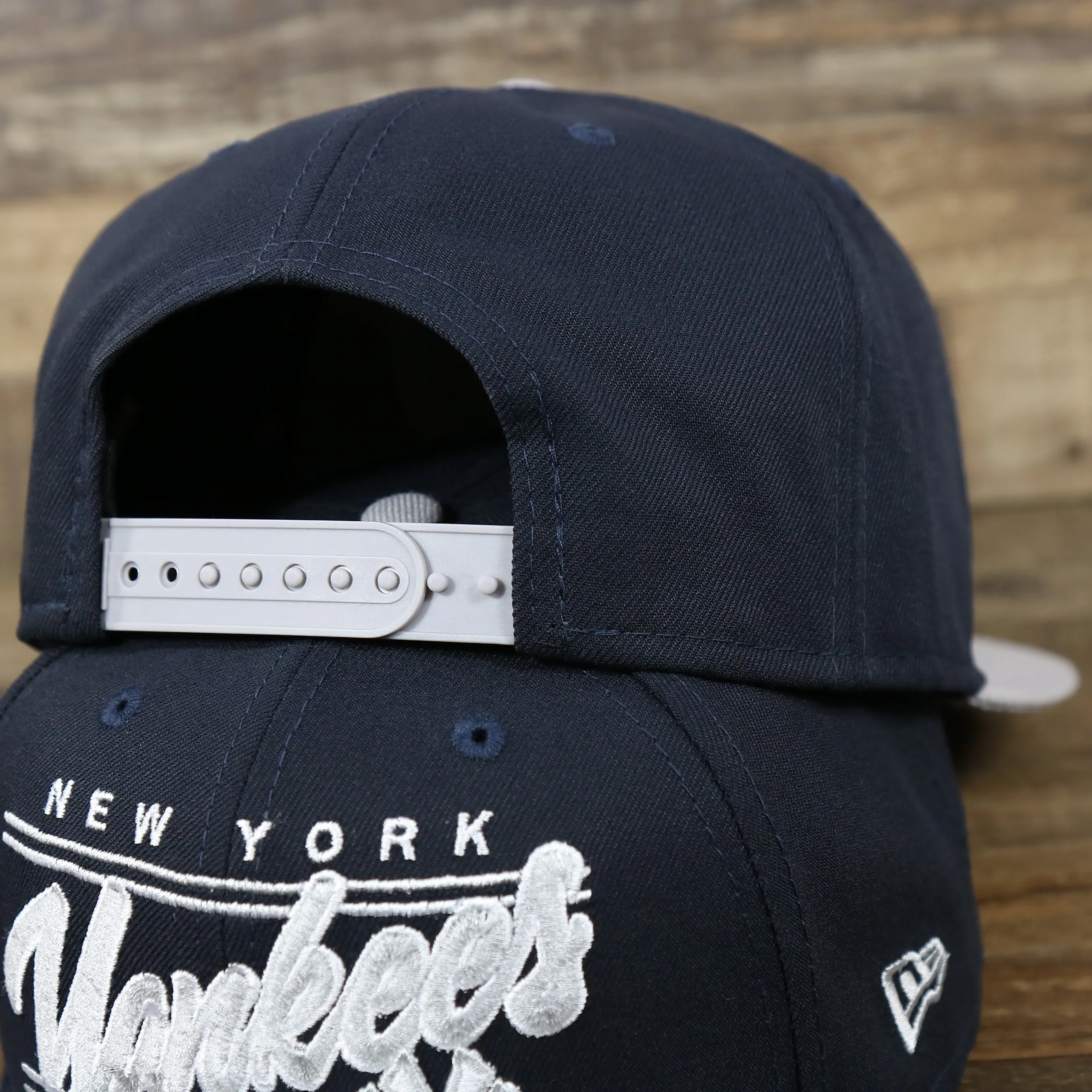 New York Yankees Team Script College Bar Style 9Fifty Snapback Hat | Current Logo, Navy/Grey