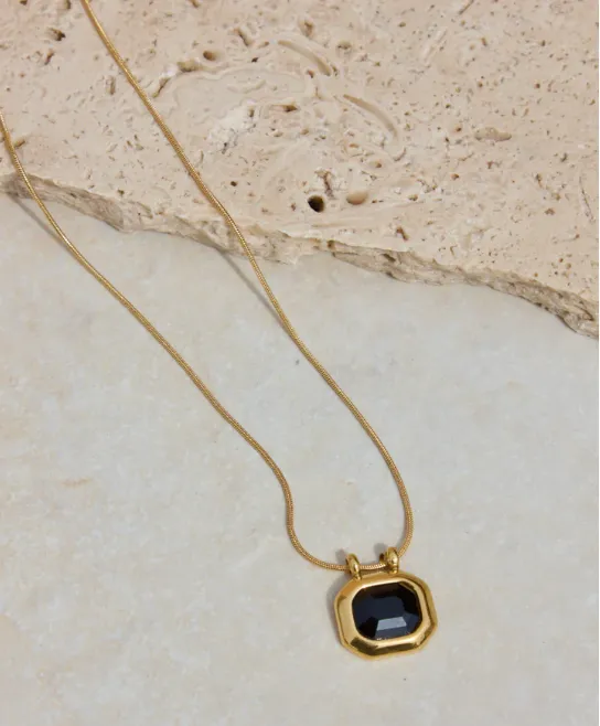 Stevie Pendant Necklace - Black Crystal