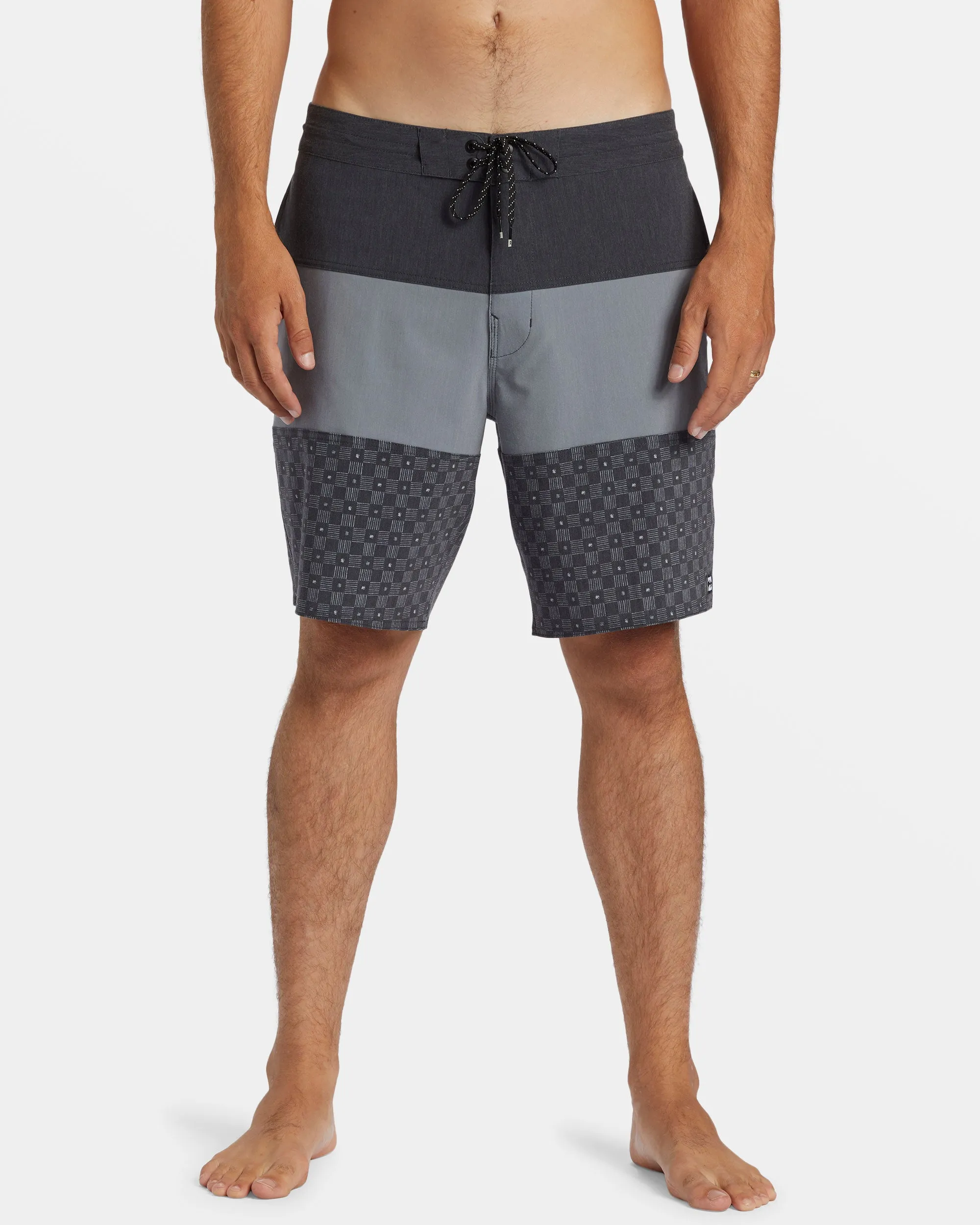 Tribong Lo Tide 19 Boardshorts - Black