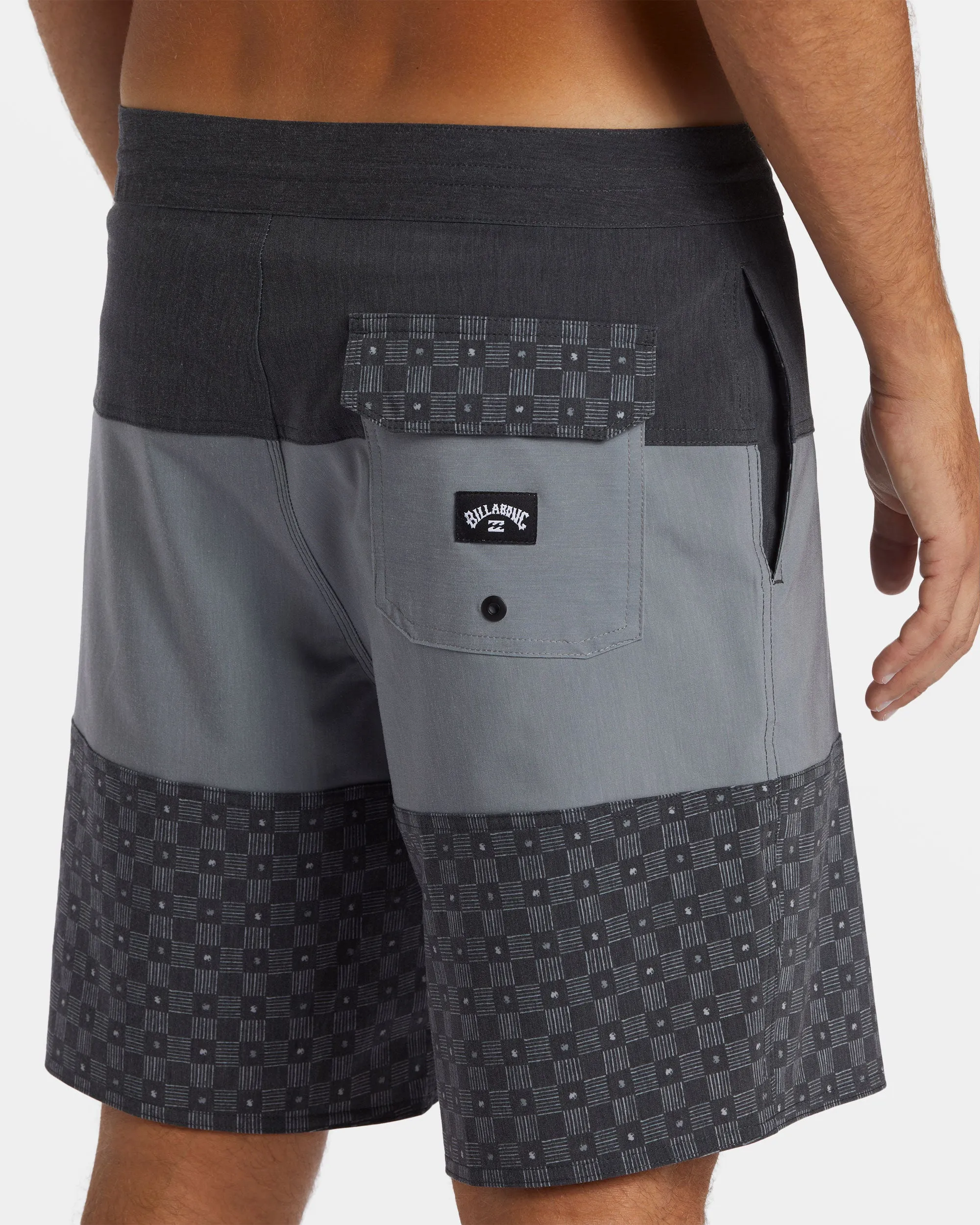 Tribong Lo Tide 19 Boardshorts - Black