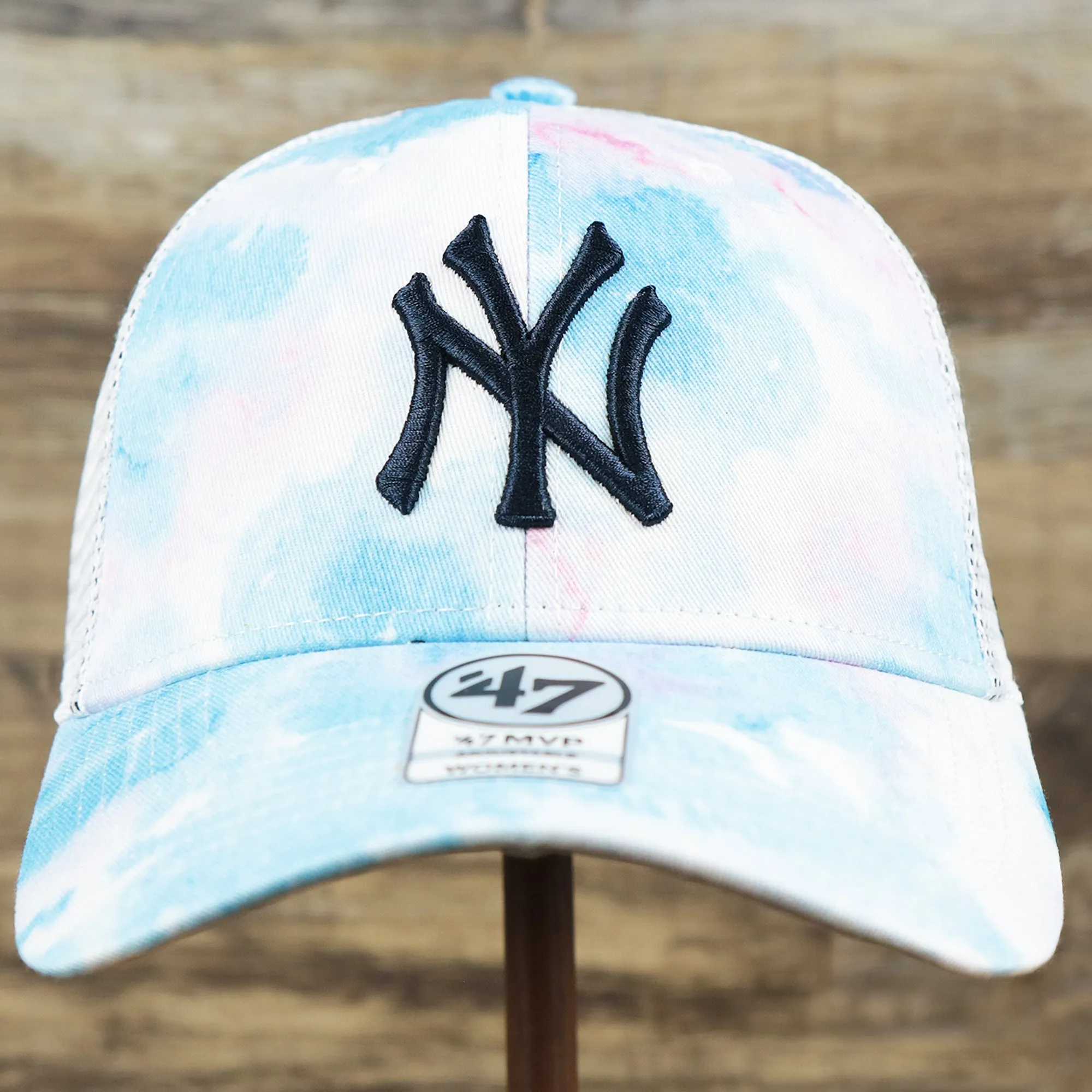 Women’s New York Yankees Tie Dye Print Gray Bottom Mesh Trucker Hat | White Mesh Snapback